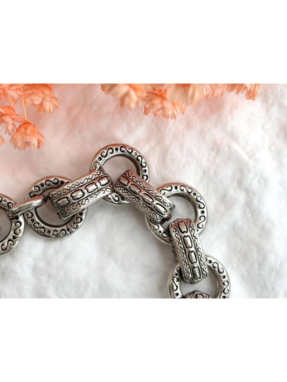 Chainlink Abstract Carved Hinged Magnet Vintage Silver Toned Bracelet - Picture 7 of 16